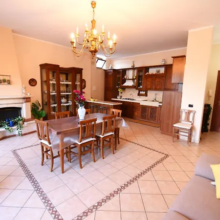 La Casa Degli Dei * אג'רולה